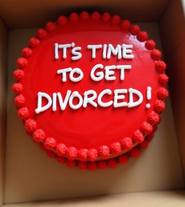 ‘It’s Time to Get Divorced!’: The Message on My Anniversary Cake Led Me to a Shocking Truth — Story of the Day