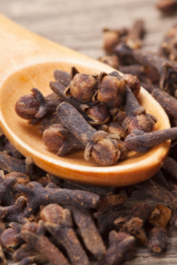 What happens when you chew just two cloves every morning: A small daily habit with big health benefits