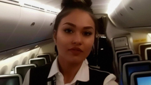 A Flight Attendant Saved a 62-Year-Old Business-Class Woman’s Life – 2 Years Later, She Received a Christmas Gift from Her as a Reward