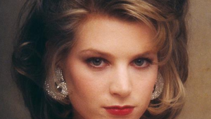 SHE WAS ’90S ROYALTY UNTIL A CAR CRASH ENDED IT ALL & SHE VANISHED – BETTER SIT BEFORE SEEING HER TODAY AT 61