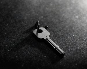 I Found Duplicate Keys to My Apartment in My MIL’s Purse – So I Installed Hidden Cameras
