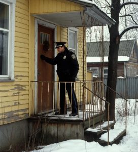 My Little Neighbor Didn’t Let Anyone Into His Home Until a Police Officer Arrived and Stepped Inside